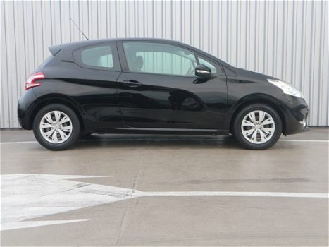 Peugeot 208 - 1.2 82 pk Envy | Navigatie | Climate Control | - 1