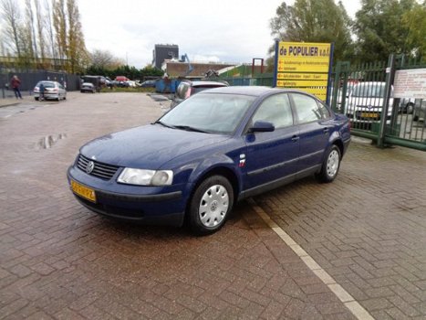 Volkswagen Passat - 1.9 TDI Comfortline - 1