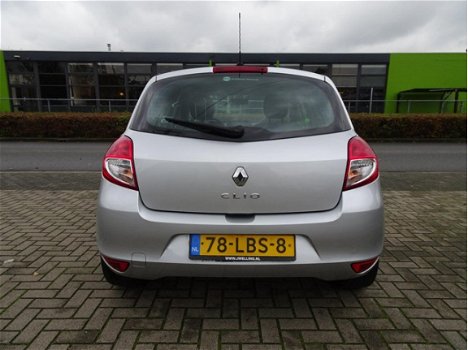 Renault Clio - 1.2 TCe Sélection Business navi / lmv / climate control - 1