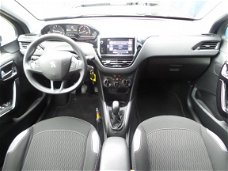 Peugeot 208 - 1.2 Puretech 82pk 5D Blue Lion met Navigatie en Airco en PDC