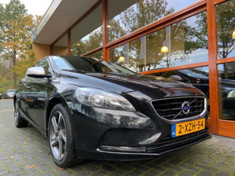 Volvo V40 - 2.0 D4 Momentum Business - 1