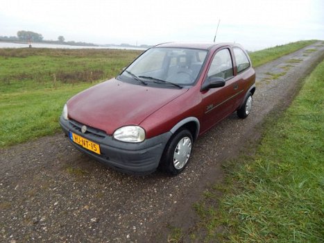 Opel Corsa - 1.4i Swing Nieuwe APK, LAGE KM-STAND - 1