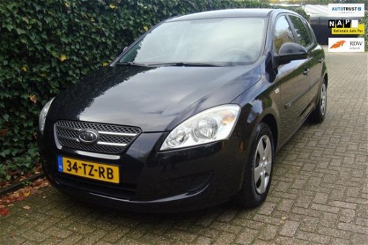 Kia Cee'd - 1.4 X-tra , nette 5 drs Ned. auto met Nap, Airco, ed - 1