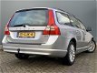 Volvo V70 - 2.5T 200PK Momentum/ Navigatie/ Leder/ Trekhaak - 1 - Thumbnail