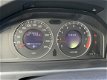 Volvo V70 - 2.5T 200PK Momentum/ Navigatie/ Leder/ Trekhaak - 1 - Thumbnail