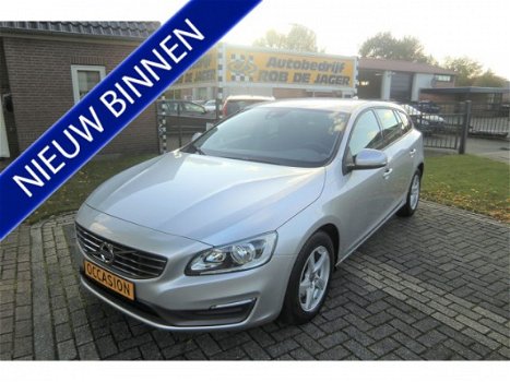 Volvo V60 - 1.6 D2 Kinetic incl. O.H. Beurt Navi Ecc-Airco Lmv Pdc 6-Bak enz. GEEN AFLEVERINGSKOSTEN - 1