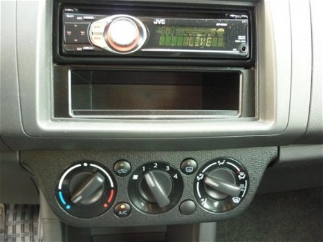 Suzuki Swift - 1.3 Base airco cv op sleutel mooie auto apk 30-06-2021 - 1