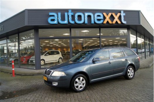 Skoda Octavia Combi - 1.9 TDI Elegance Automaat Airco zeer netjes voor leeftijd/KM APK 10-2020 - 1