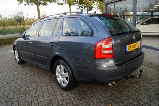 Skoda Octavia Combi - 1.9 TDI Elegance Automaat Airco zeer netjes voor leeftijd/KM APK 10-2020 - 1