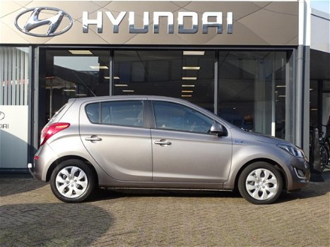 Hyundai i20 - 1.2 i-Motion 5-drs * Trekhaak / Airco - 1