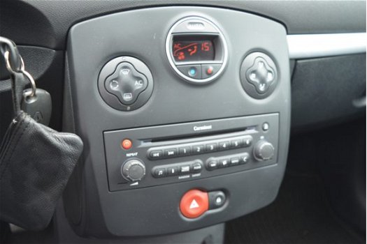 Renault Clio - 1.6-16V Dynamique | Automaat | Climate Control | PDC | Navi OOK ZONDAG 19 JANUARI OPE - 1