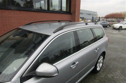 Volvo V70 - 1.6 D2 Nordic+ LEER/ NAVI/TREKHAAK/STOEL VERW./DAKRAILS - 1