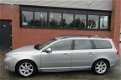 Volvo V70 - 1.6 D2 Nordic+ LEER/ NAVI/TREKHAAK/STOEL VERW./DAKRAILS - 1 - Thumbnail