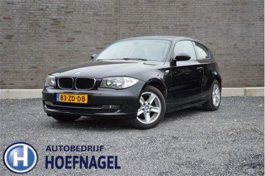 BMW 1-serie - 116i Business Line Climate control/Navigatie/Elektrische ramen/16'' LM velgen - 1