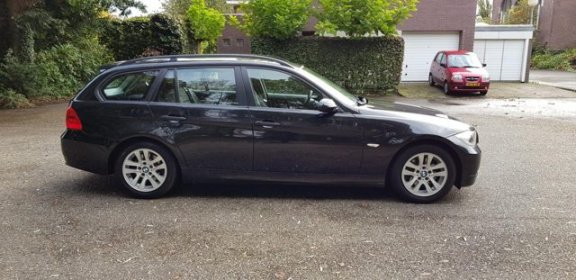 BMW 3-serie Touring - 320i High Executive - 1