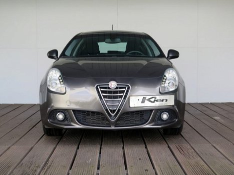 Alfa Romeo Giulietta - 1.4 T Distinctive Lusso | Navigatie | Climate control - 1