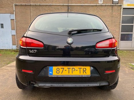 Alfa Romeo 147 - 1.6 T.Spark Progression Leder/Climate/ 1e eigenaar Nw. APK - 1