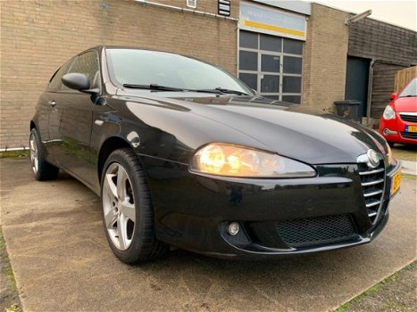 Alfa Romeo 147 - 1.6 T.Spark Progression Leder/Climate/ 1e eigenaar Nw. APK - 1