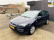 Ford Focus Wagon - 2.0-16V Futura 1ste eigenaar airco cruise dealer onderhouden