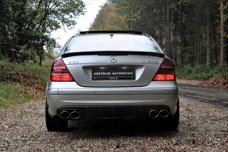 Mercedes-Benz E-klasse - 55 AMG PANO/DISTRONIC/LUCHTVERING/KEYLESS FULL OPTIONS