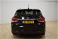 Hyundai i40 Wagon - 1.6 GDI Blue Business Edition Navigatie/Led/Trekhaak/Keyless entry/Boekjes NAP r - 1 - Thumbnail