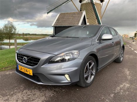 Volvo V40 - 2.0 D2 R-Design Business 70000KM NAVI CLIMA - 1