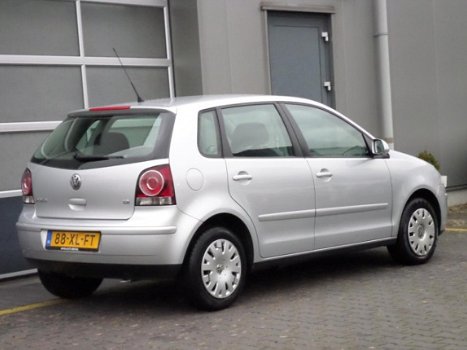 Volkswagen Polo - 1.2-12V Optive 5 Deurs Airco - 1