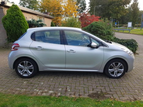 Peugeot 208 - 1.2 PURETECH ALLURE , NAVI, CLIMATE CONTROLE, - 1