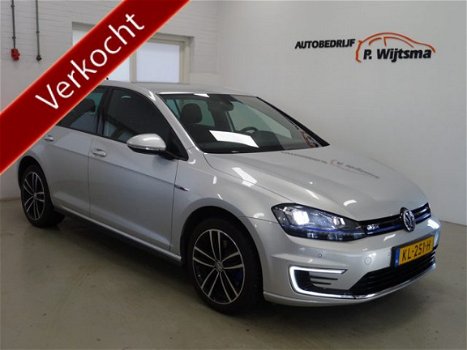 Volkswagen Golf - 1.4 TSI GTE Connected Series LED/ XENON I PDC V+A I 15% TM 10-2021 - 1