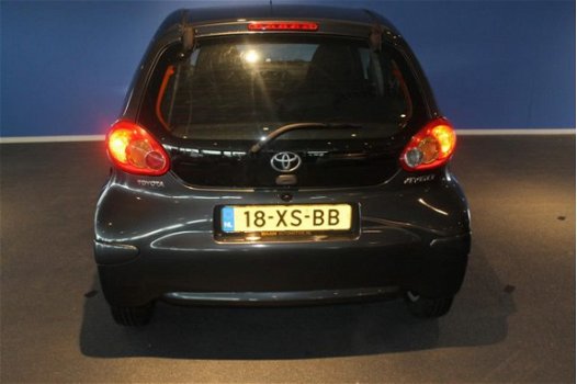 Toyota Aygo - 1.0 68PK 12V VVT-I SPORT 1 JAAR GARANTIE - 1