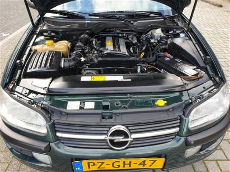 Opel Omega - 2.0i-16V Touring Youngtimer / AIRCO / APK / NAP - 1