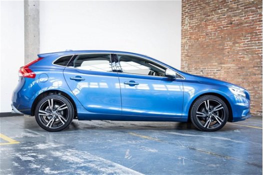 Volvo V40 - 2.0 D2 Nordic+| Sport - 1