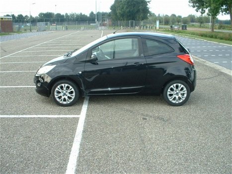 Ford Ka - 1.2 Titanium zwart metallic met lichtgewicht velgen - 1