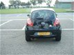 Ford Ka - 1.2 Titanium zwart metallic met lichtgewicht velgen - 1 - Thumbnail