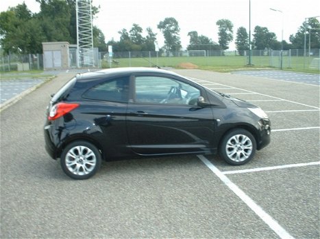 Ford Ka - 1.2 Titanium zwart metallic met lichtgewicht velgen - 1