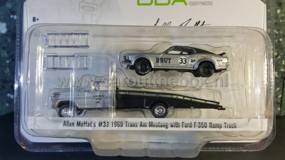 Ford F-350 Ramp truck + 1969 Trans Am Mustang #33 1:64 ACME - 2