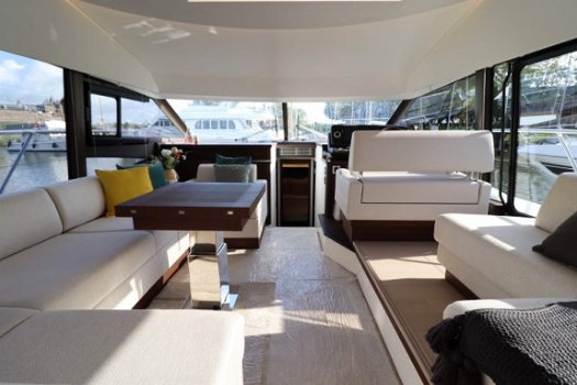 Prestige 520 flybridge - 4