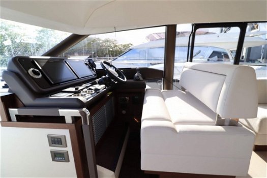 Prestige 520 flybridge - 6