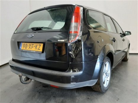 Ford Focus Wagon - 1.6 TDCI Futura Airco Trekhaak SCHADE - 1