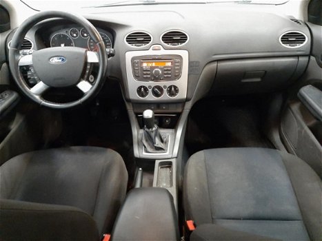 Ford Focus Wagon - 1.6 TDCI Futura Airco Trekhaak SCHADE - 1