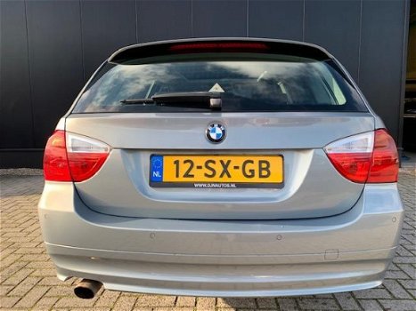 BMW 3-serie Touring - 320i High Exe Leder/Panoramadak/17'Lmv/Zr mooi Nap - 1