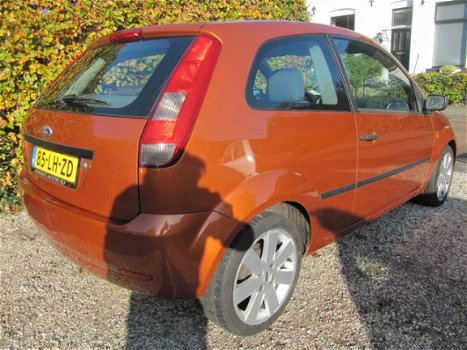 Ford Fiesta - 1.6-16V First Edition - 1