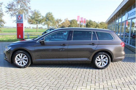 Volkswagen Passat Variant - 1.6 TDI Business Edition Ecc / Trekhaak / Navigatie - 1