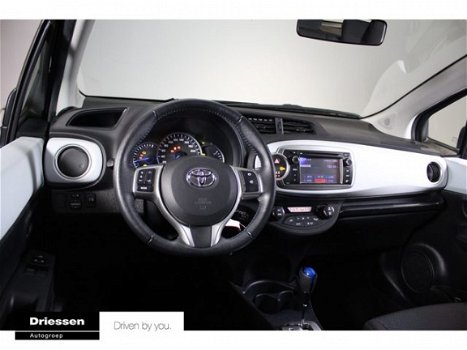 Toyota Yaris - 1.5 Full Hybrid Aspiration (Navigatie - Camera) - 1