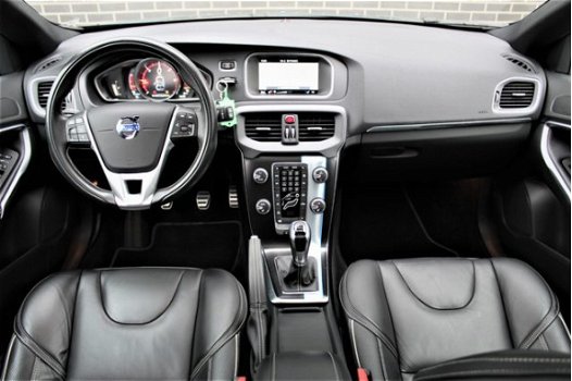 Volvo V40 - 2.0 D4 191PK R-Design Business | Xenon | Panoramadak | Leder *Rijklaar - 1