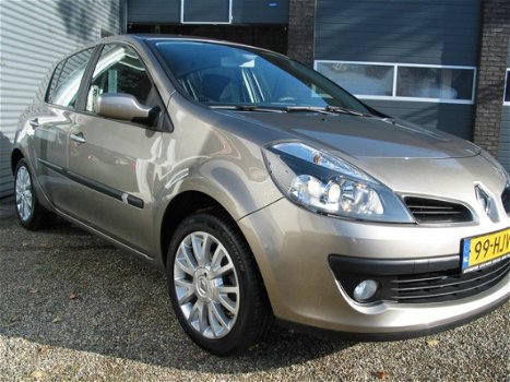 Renault Clio - 1.6-16V Dynamique Comfort AUTOMAAT NAP ONDERHOUD AANWEZIG - 1