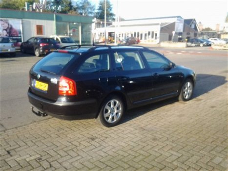 Skoda Octavia Combi - 1.6 Ambiente - 1