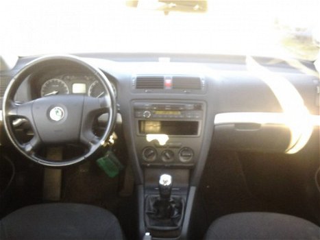 Skoda Octavia Combi - 1.6 Ambiente - 1