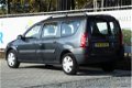 Dacia Logan MCV - 1.6 16v Laureate - 1 - Thumbnail