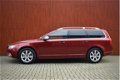 Volvo V70 - 2.5 FT-231PK-Automaat-Summum-DVD Schermen-Trekhaak - 1 - Thumbnail